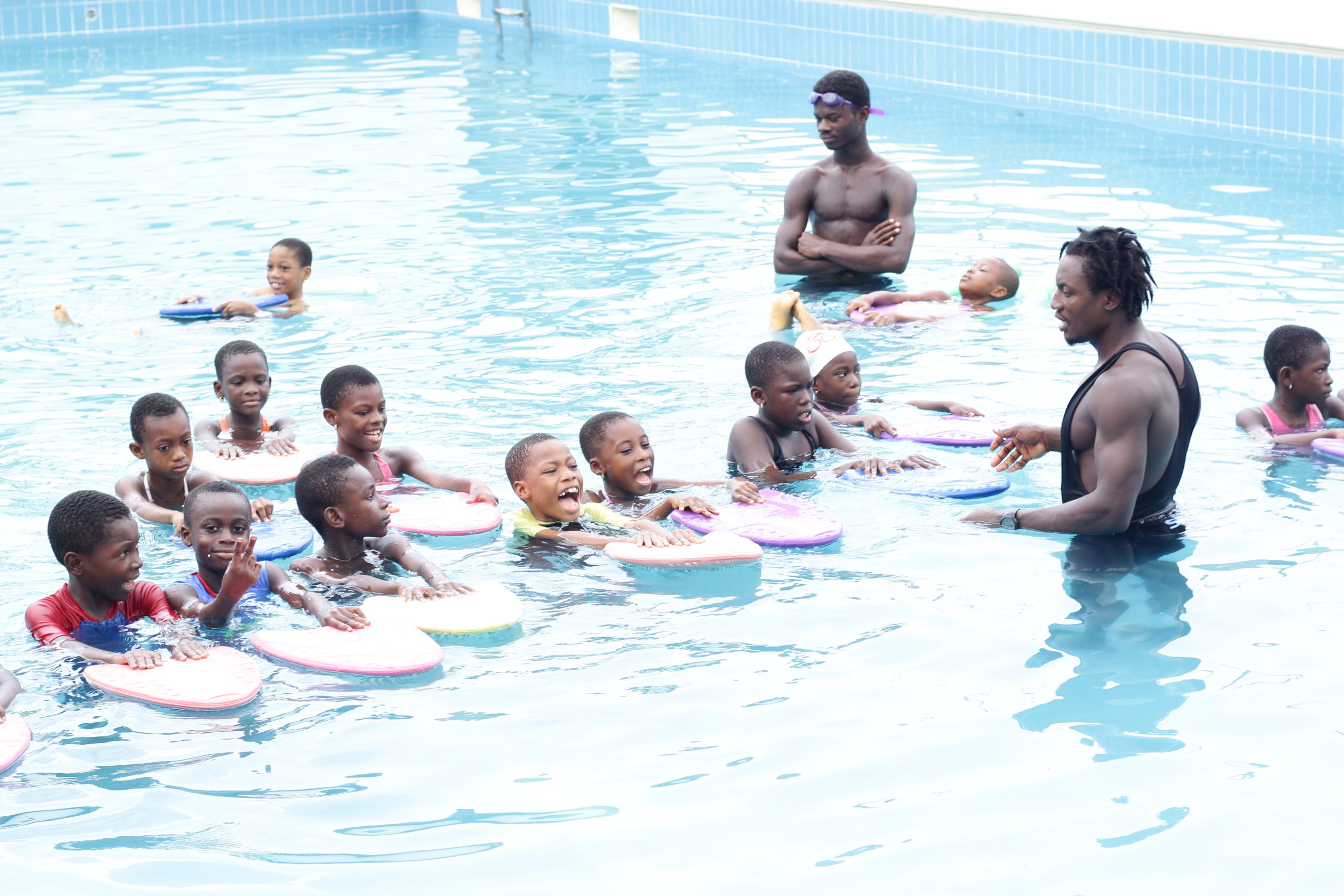 Image de l'article Apprentissage de la natation au Lycée Awutu-Winton