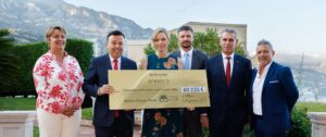 Image de l'article remise de chèques de la SBM en soutien à la prévention de la noyade et en faveur des animaux